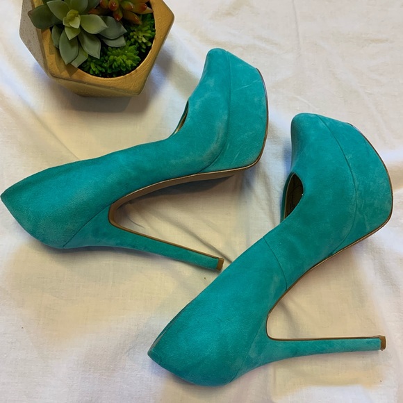 Jessica Simpson Shoes - Jessica Simpson suede heels, size 8B